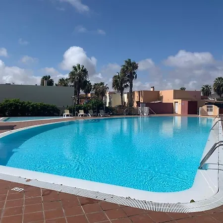 Alojamento de Acomodação e Pequeno-almoço Bedroom With Shared Bathroom And Swimming Pool