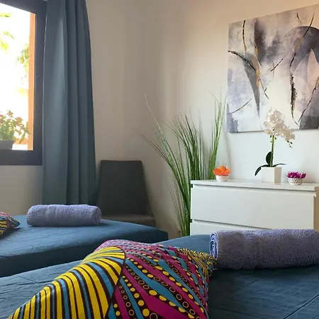 Private Bedroom In A Host'S Home With Shared Pool Corralejo